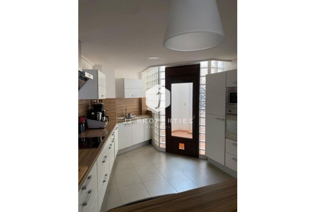 Segunda mano - Villa -
Torrevieja - Centro - Muelle Pesquero