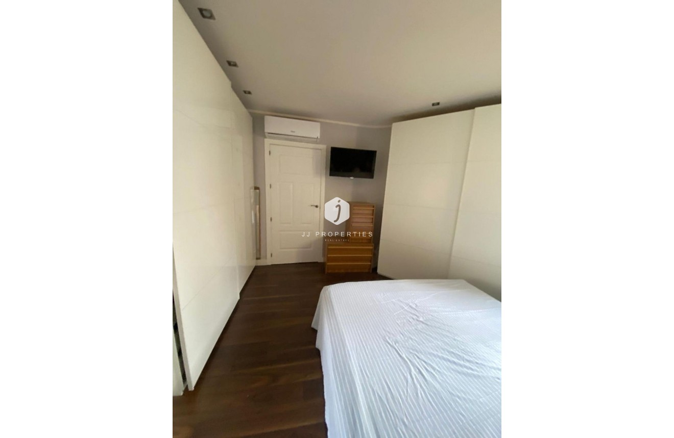 Segunda mano - Villa -
Torrevieja - Centro - Muelle Pesquero