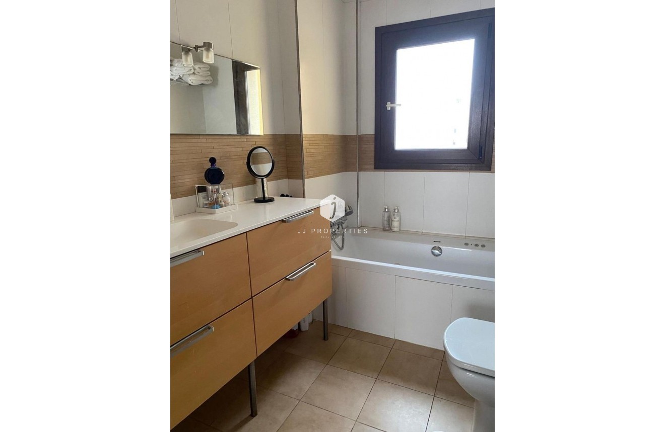 Segunda mano - Villa -
Torrevieja - Centro - Muelle Pesquero