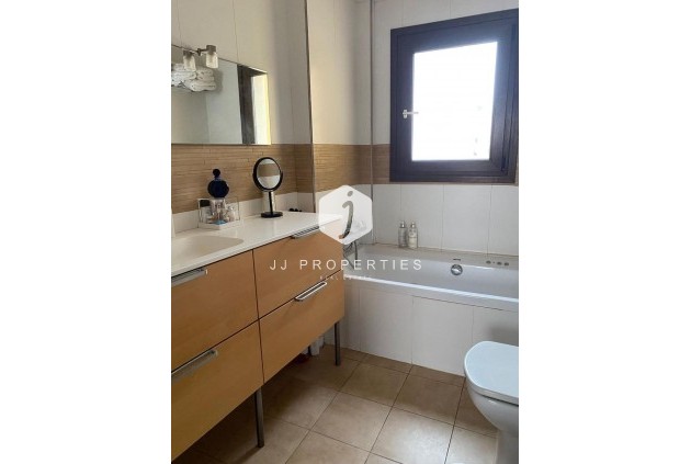 Segunda mano - Villa -
Torrevieja - Centro - Muelle Pesquero