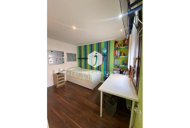 Segunda mano - Villa -
Torrevieja - Centro - Muelle Pesquero