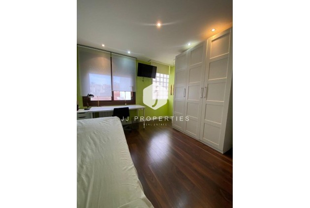 Segunda mano - Villa -
Torrevieja - Centro - Muelle Pesquero