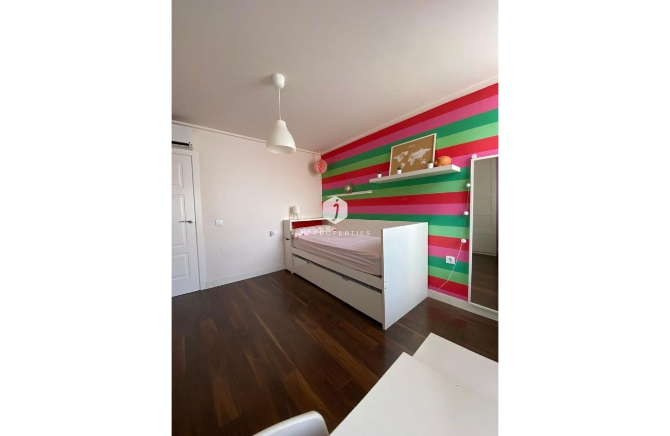 Segunda mano - Villa -
Torrevieja - Centro - Muelle Pesquero