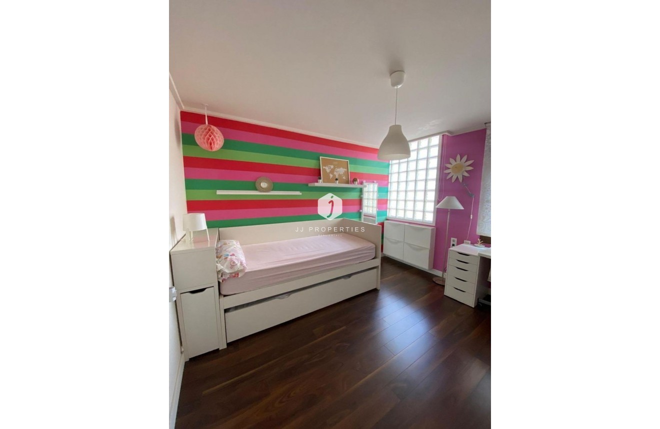 Segunda mano - Villa -
Torrevieja - Centro - Muelle Pesquero