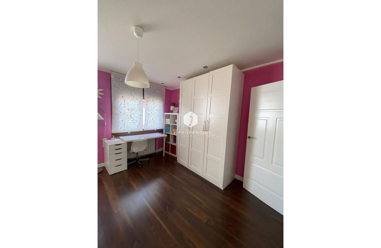 Segunda mano - Villa -
Torrevieja - Centro - Muelle Pesquero