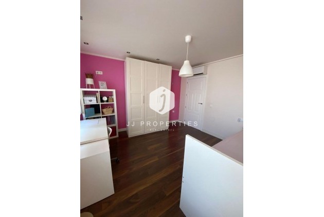 Segunda mano - Villa -
Torrevieja - Centro - Muelle Pesquero