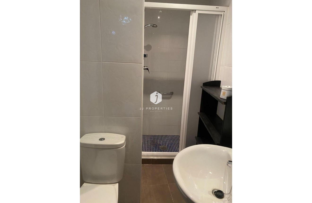 Segunda mano - Villa -
Torrevieja - Centro - Muelle Pesquero