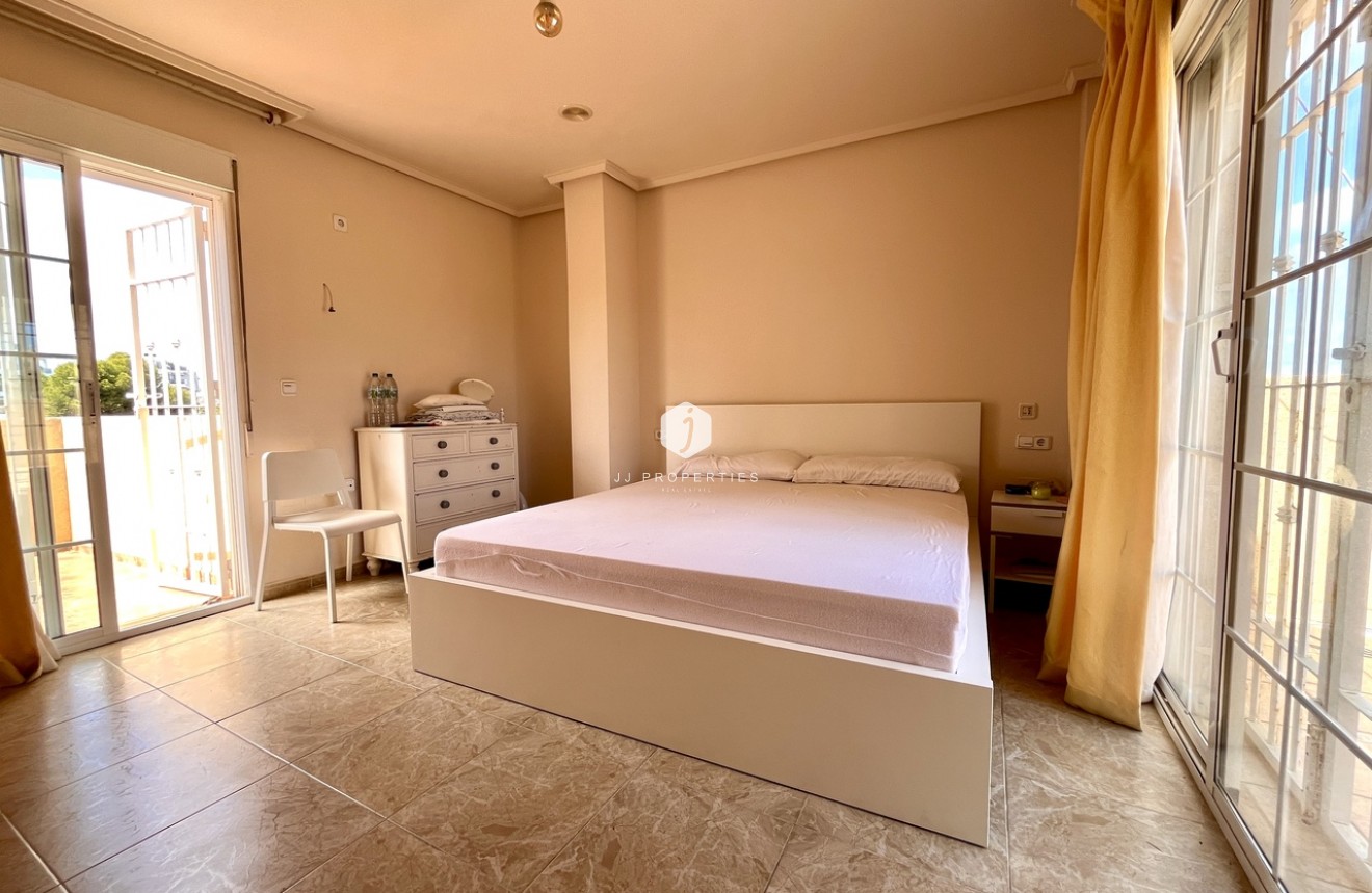 Segunda mano - Villa -
La Zenia - Costa Blanca