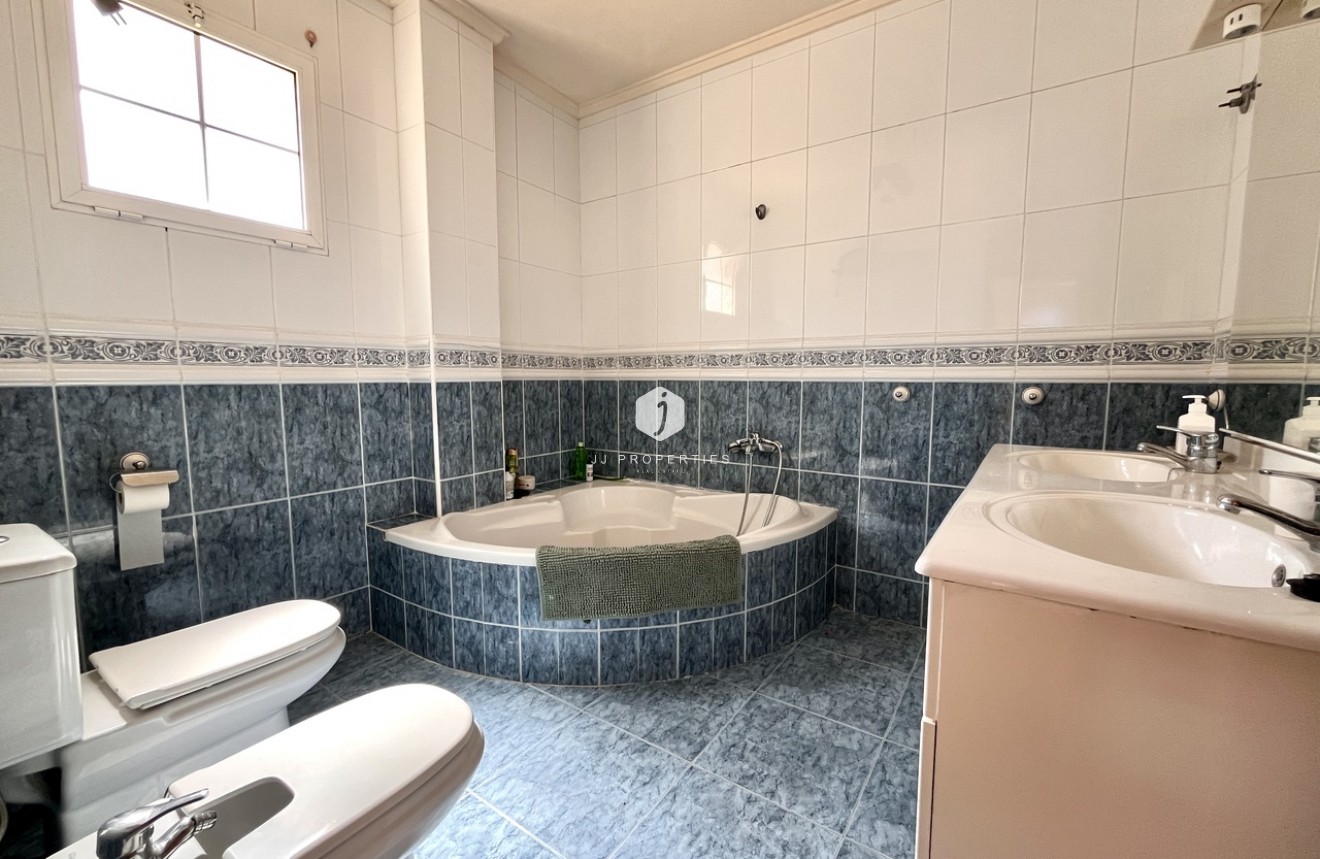 Segunda mano - Villa -
La Zenia - Costa Blanca