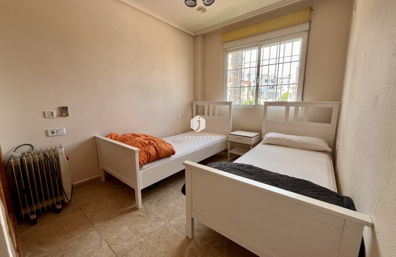 Segunda mano - Villa -
La Zenia - Costa Blanca