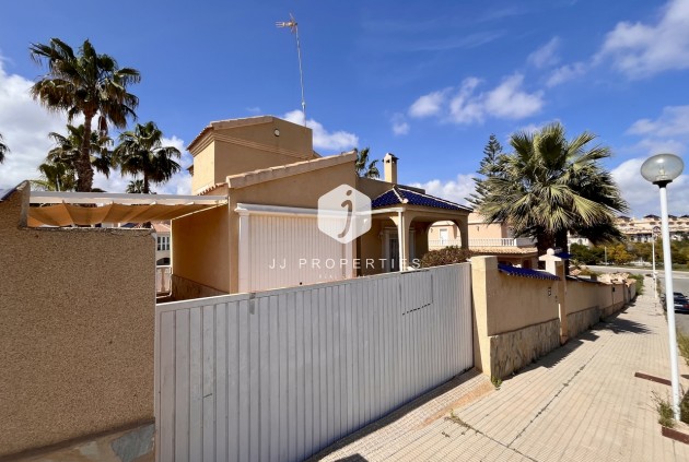 Segunda mano - Villa -
La Zenia - Costa Blanca