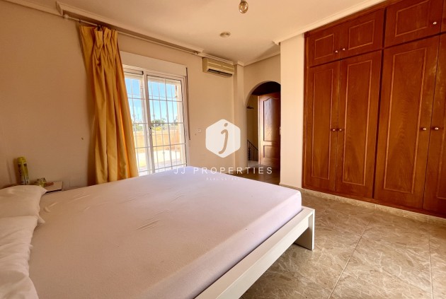 Segunda mano - Villa -
La Zenia - Costa Blanca