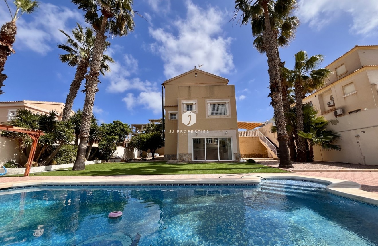 Segunda mano - Villa -
La Zenia - Costa Blanca