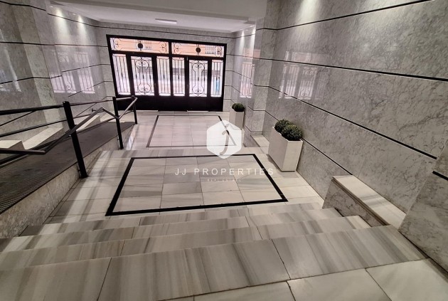 Segunda mano - Apartamento / piso -
Torrevieja - Acequion