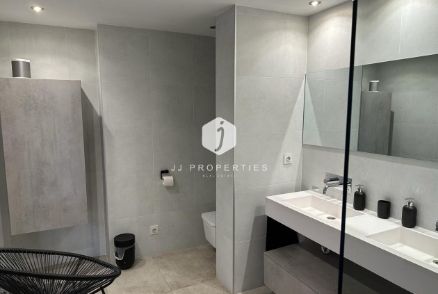 Segunda mano - Ático -
Torrevieja - El Acequión - Los Náufragos