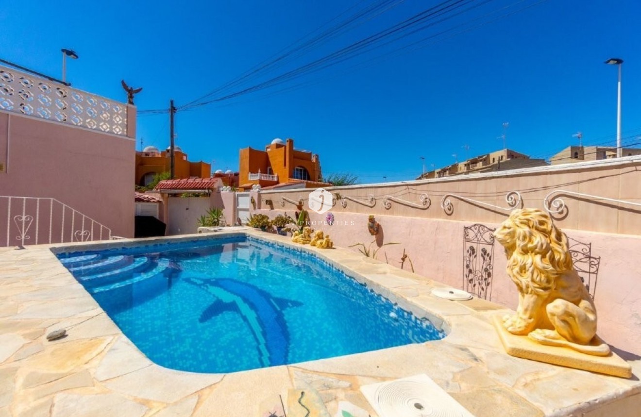 D'occasion - Chalet -
Torrevieja - Los Frutales/ La Rosaleda