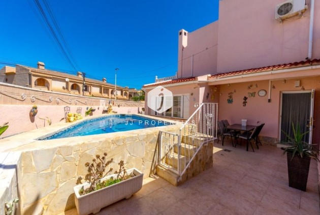 D'occasion - Chalet -
Torrevieja - Los Frutales/ La Rosaleda