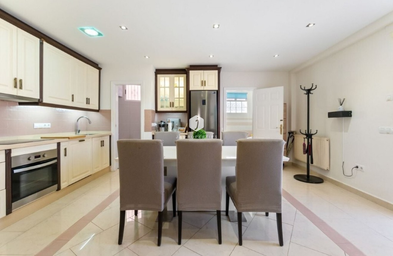 D'occasion - Chalet -
Torrevieja - Los Frutales/ La Rosaleda