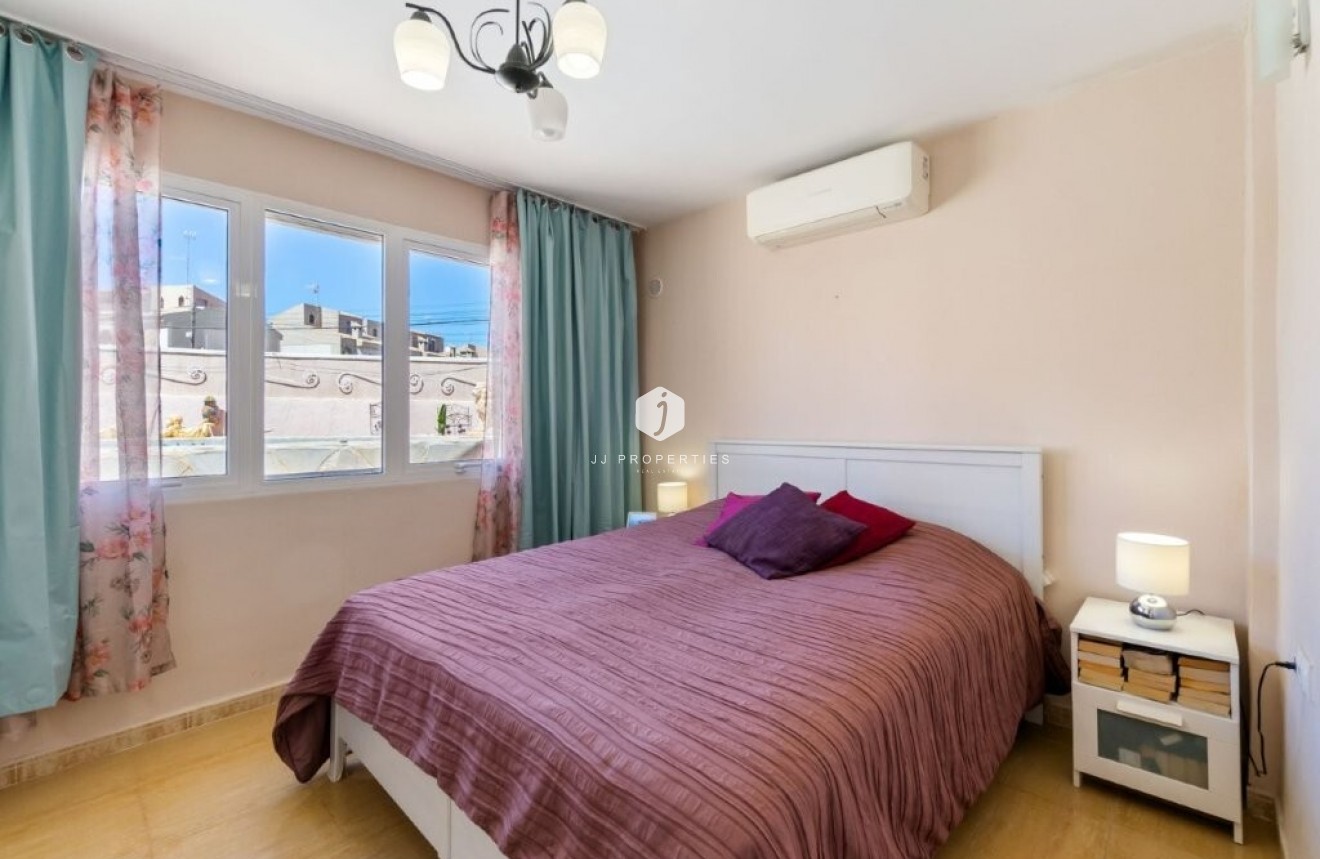 D'occasion - Chalet -
Torrevieja - Los Frutales/ La Rosaleda