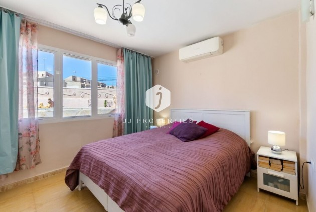 D'occasion - Chalet -
Torrevieja - Los Frutales/ La Rosaleda