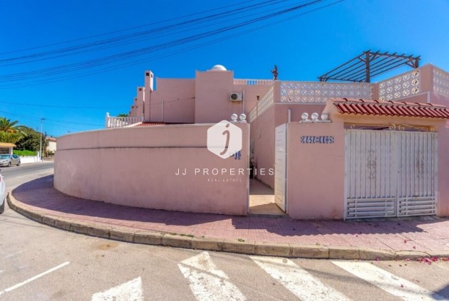 D'occasion - Chalet -
Torrevieja - Los Frutales/ La Rosaleda