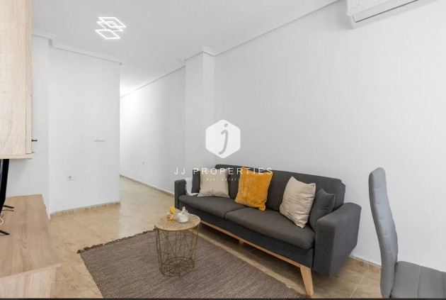 Segunda mano - Apartamento / piso -
Torrevieja