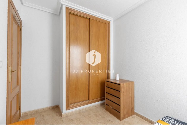 Segunda mano - Apartamento / piso -
Torrevieja