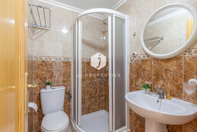 Segunda mano - Apartamento / piso -
Torrevieja