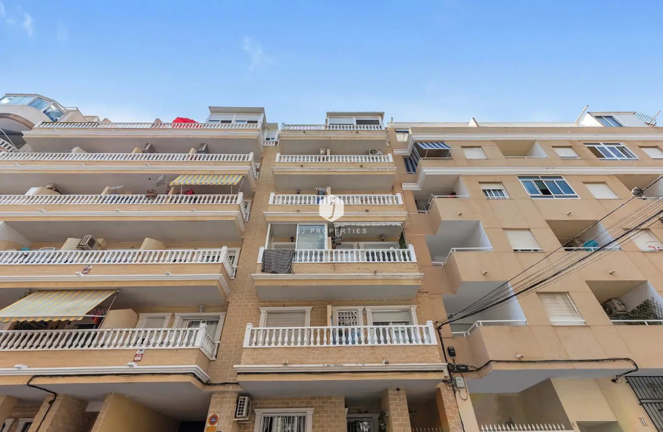 Segunda mano - Apartamento / piso -
Torrevieja