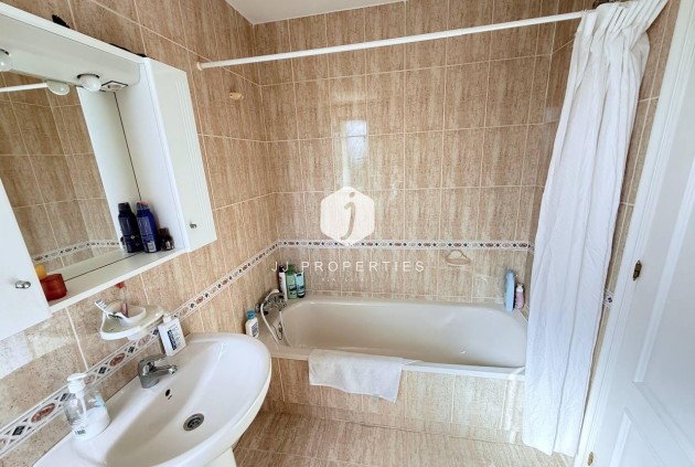 Segunda mano - Apartamento / piso -
Orihuela Costa - Campoamor