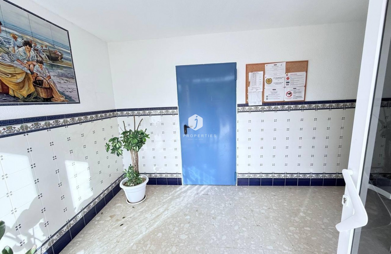 Segunda mano - Apartamento / piso -
Orihuela Costa - Campoamor