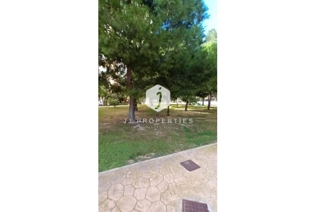 Segunda mano - Apartamento / piso -
Orihuela Costa - Campoamor