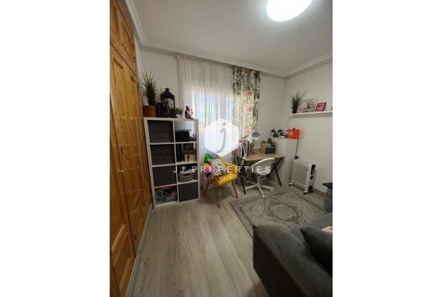 Segunda mano - Apartamento / piso -
Torrevieja - aguas nuevas