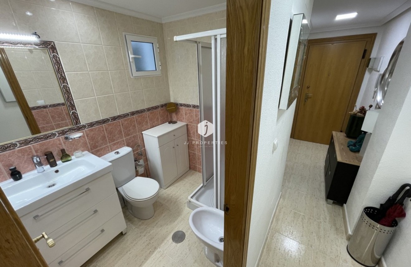 Tweedehands - Appartement / flat -
Torrevieja - Costa Blanca