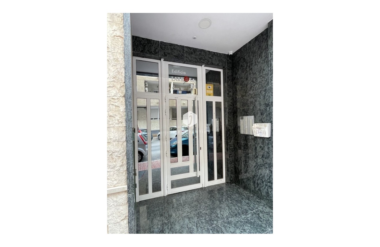 Tweedehands - Appartement / flat -
Torrevieja - Costa Blanca