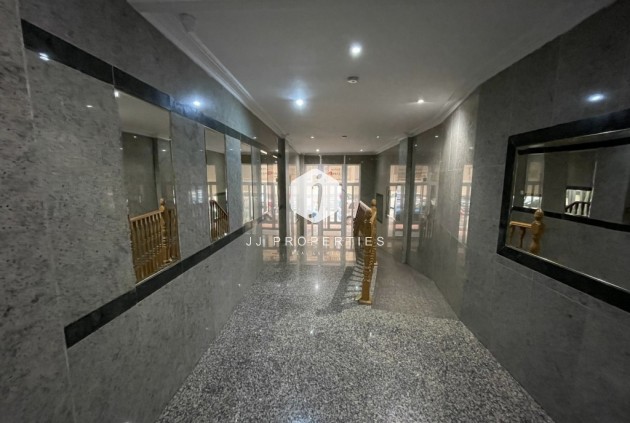 Tweedehands - Appartement / flat -
Torrevieja - Costa Blanca