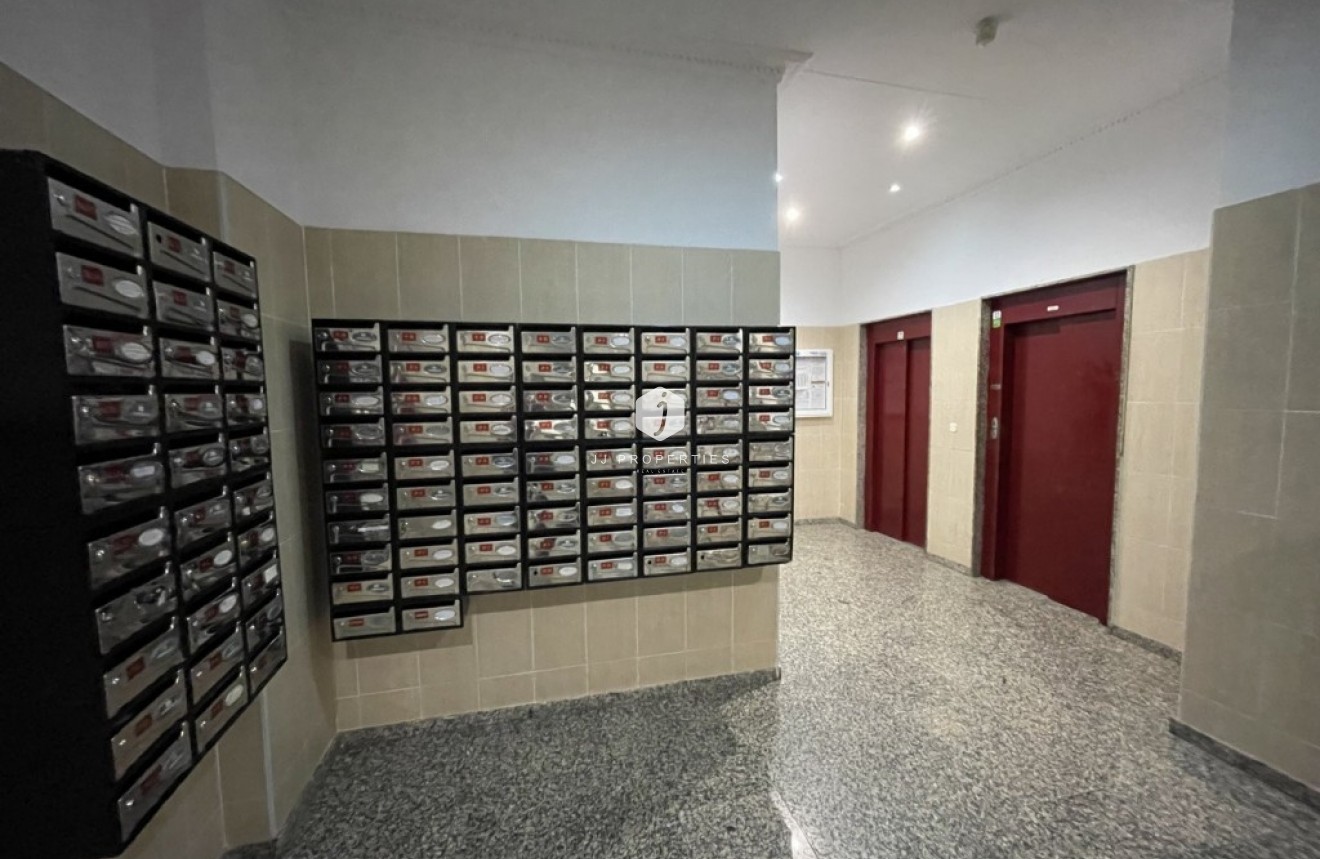 Tweedehands - Appartement / flat -
Torrevieja - Costa Blanca