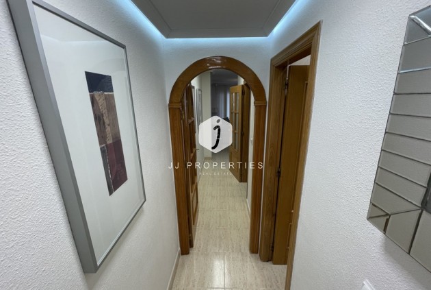 Tweedehands - Appartement / flat -
Torrevieja - Costa Blanca