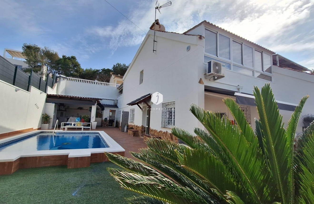 D'occasion - Villa -
Torrevieja - Los Balcones - Los Altos del Edén