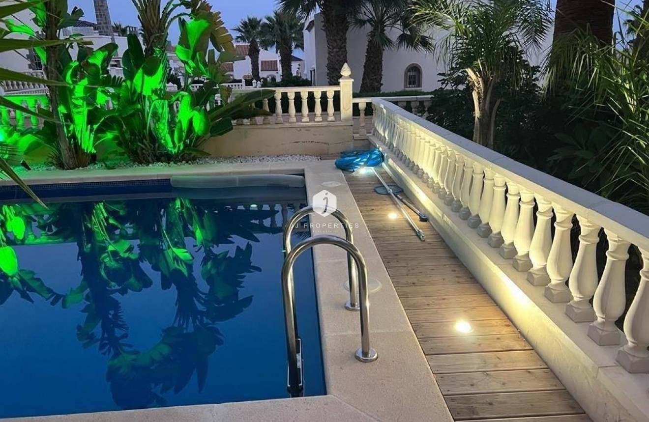 Segunda mano - Villa -
Orihuela Costa - Lomas De Cabo Roig-los Dolses