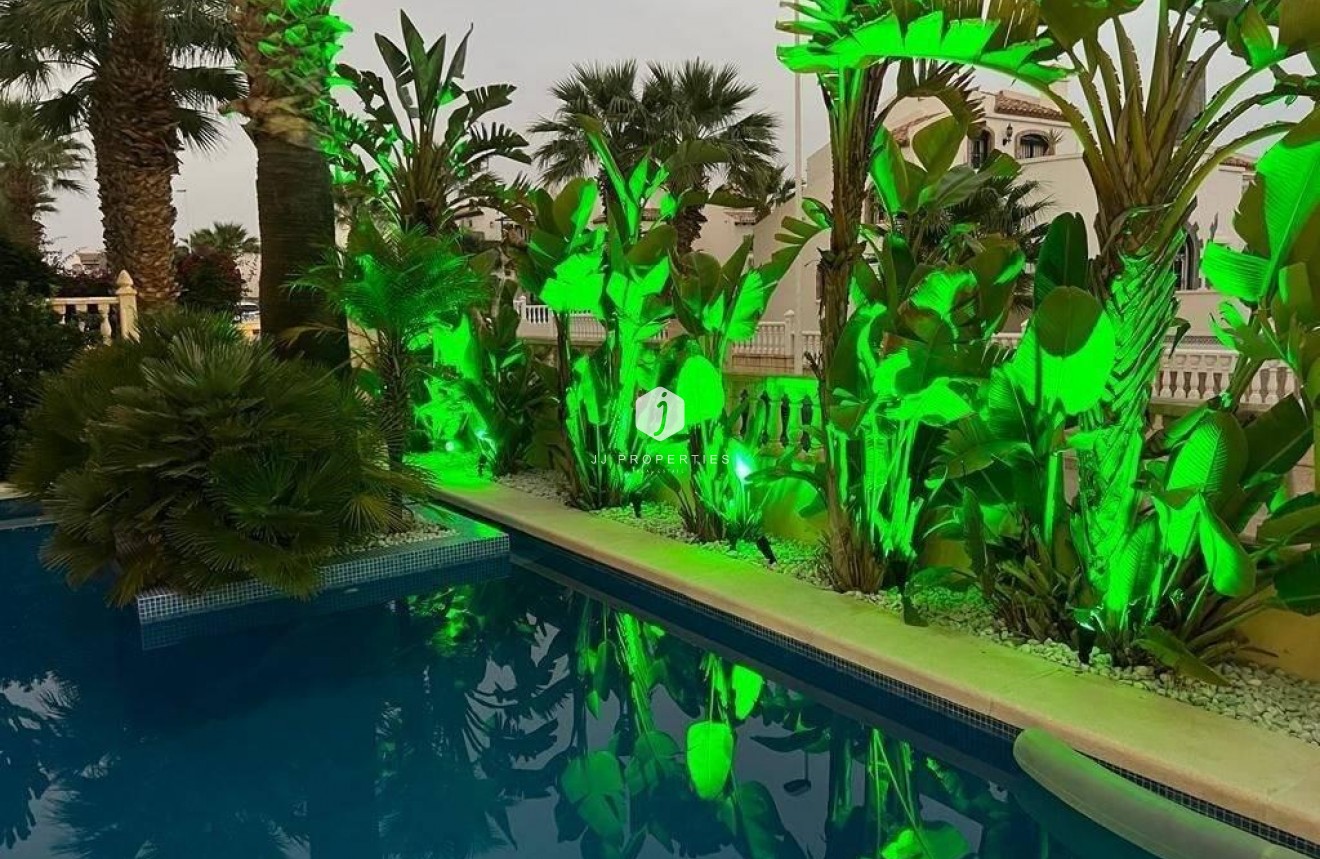 Segunda mano - Villa -
Orihuela Costa - Lomas De Cabo Roig-los Dolses