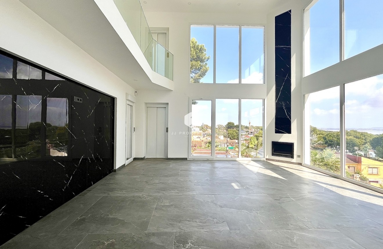 Segunda mano - Villa -
Los Balcones - Costa Blanca