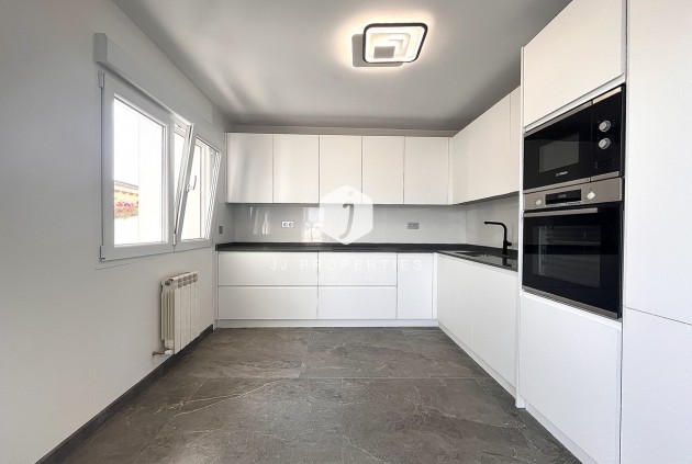 Segunda mano - Villa -
Los Balcones - Costa Blanca