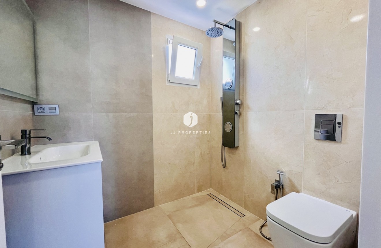 Segunda mano - Villa -
Los Balcones - Costa Blanca