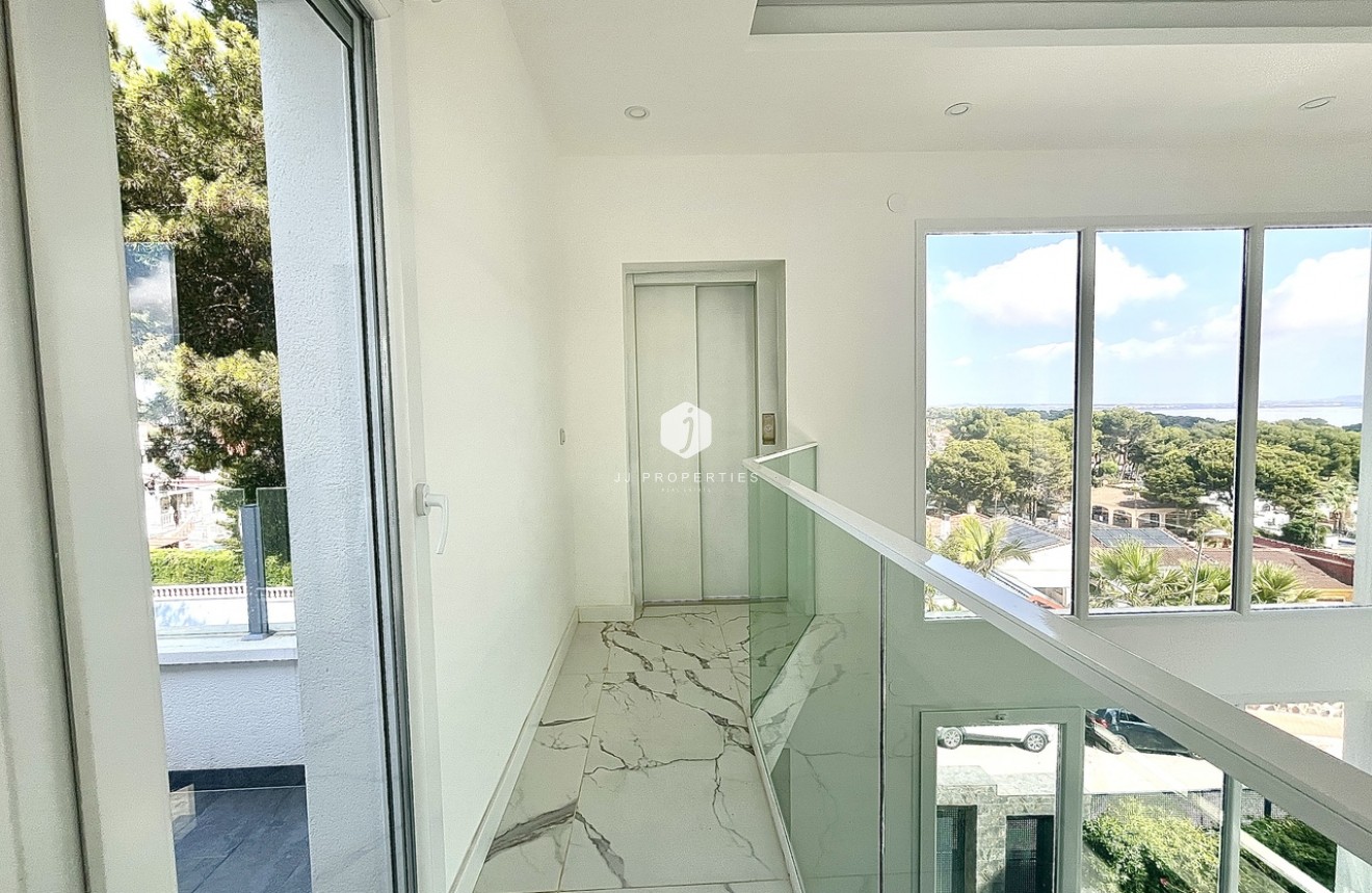 Segunda mano - Villa -
Los Balcones - Costa Blanca