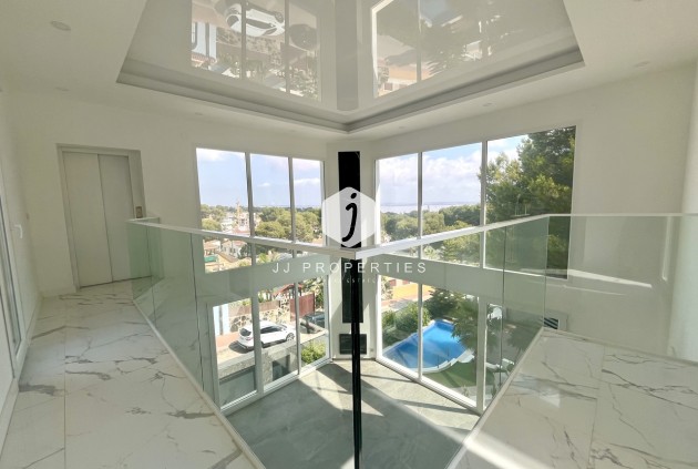 Segunda mano - Villa -
Los Balcones - Costa Blanca