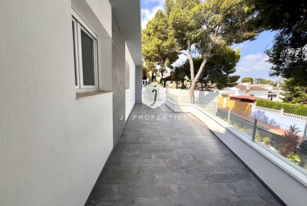 Segunda mano - Villa -
Los Balcones - Costa Blanca