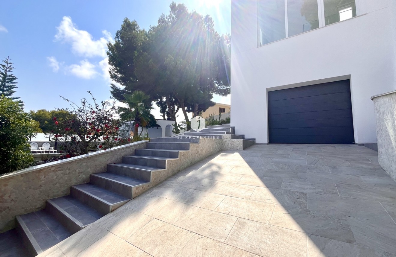 Segunda mano - Villa -
Los Balcones - Costa Blanca