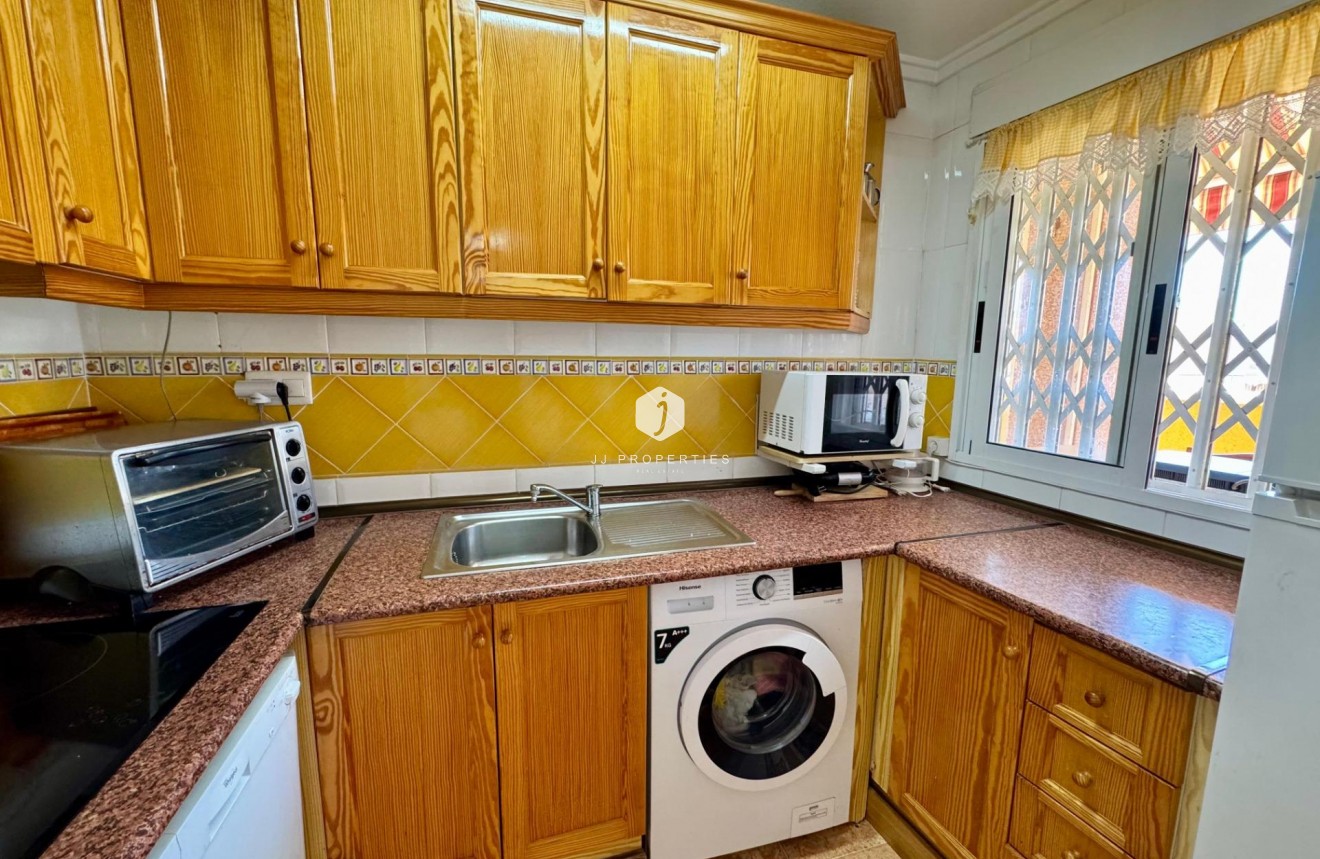 Z drugiej ręki - Daszek -
Torrevieja - Costa Blanca