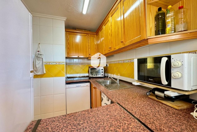 Z drugiej ręki - Daszek -
Torrevieja - Costa Blanca